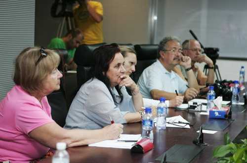 Делегация в составе корреспондентов 7 стран Центральной и Восточной Европы посетила Бюро по координации дел ЭКСПО-2010 в Шанхае Делегация в составе корреспондентов 7 стран Центральной и Восточной Европы посетила Бюро по координации дел ЭКСПО-2010 в Шанхае