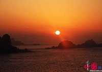 Величественный вид восхода солнца на острове Мэйчжоудао провинции Фуцзянь