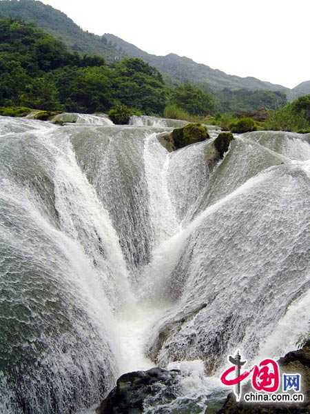 Водопад Хуангошу - самый крупный водопад в Китае 