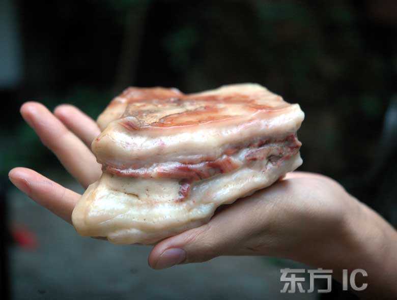 ?Богатый каменный обед? в городе Чжучжоу провинции Хунань 