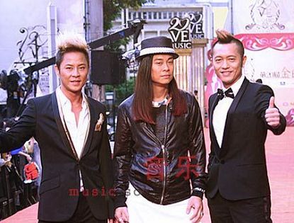Звезды на церемонии вручения музыкальной премии Тайваня «Золотая Мелодия»