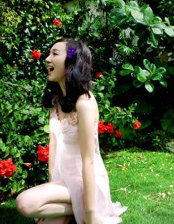 Фотографии утонченной красавицы Хань Вэньвэнь в городе Санья 
