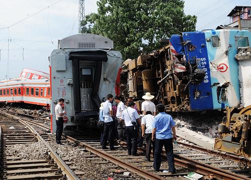 В Китае выясняются причины столкновения поездов в Чэньчжоу, приведшего к гибели трех человек