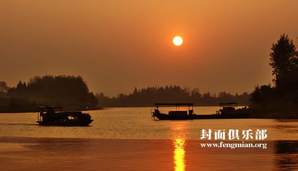 Красивый закат над рекой Цинъе 4