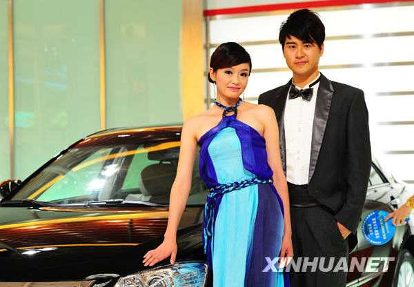 Красивые модели на Международной ярмарке автомобильной промышленности в г. Шэньян