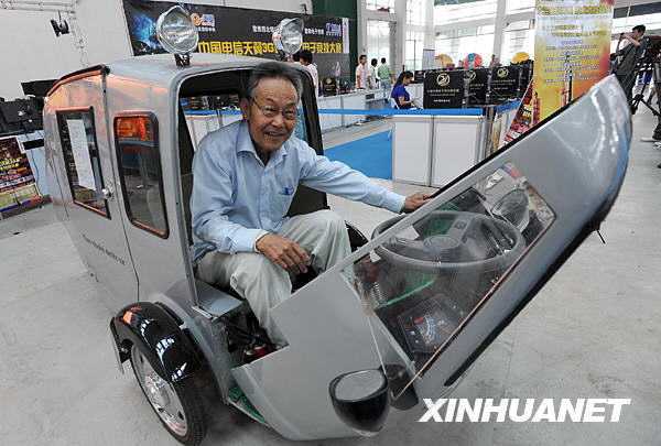 72-летний старик самостоятельно сконструировал экологически чистый электромобиль 