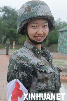 Китайские женщины-солдаты, участвующие в китайско-российских военных учениях