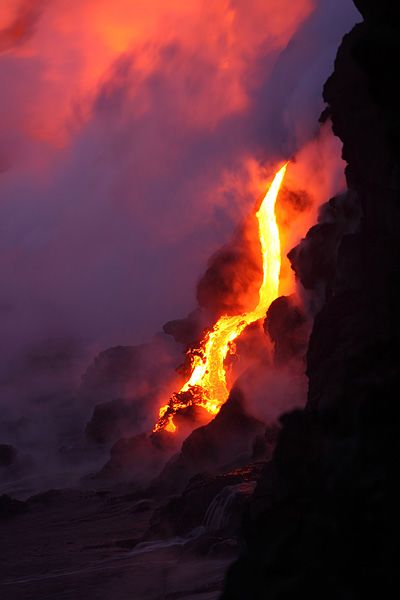 Красивый вулкан в объективе любительского фотоаппарата