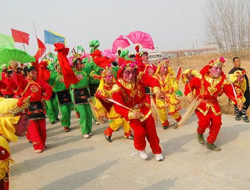 Китайский народный танец «Янгэ» в провинции Шаньдун (1)