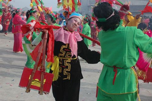 Китайский народный танец «Янгэ» в провинции Шаньдун (1)