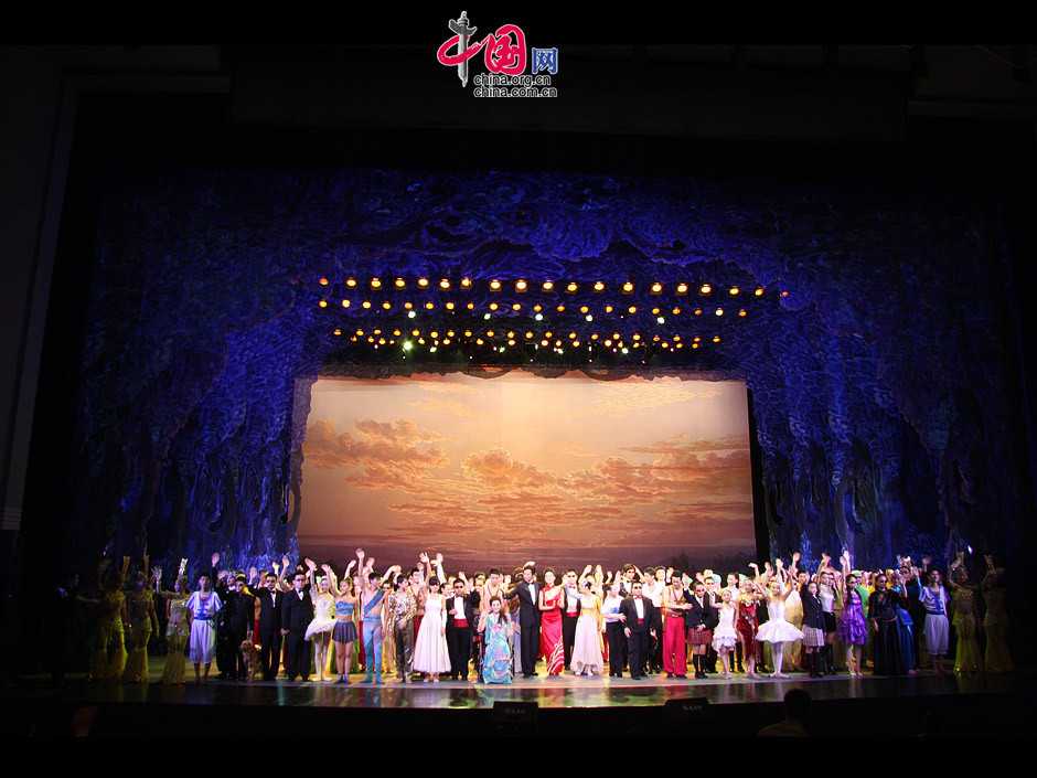 Прекрасное выступление Китайского ансамбля инвалидов, посвященное 60-летию со дня образования КНР
