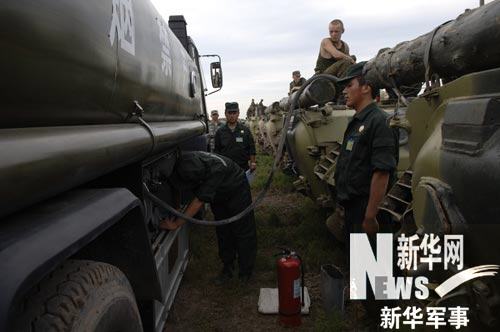 Мобильная заправочная станция на китайско-российских совместных военных учениях «Мирная миссия-2009» 