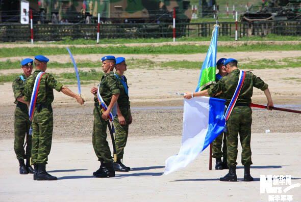 Российские солдаты провели строевые занятия в рамках совместных военных учений «Мирная миссия - 2009»9