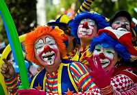 Веселый парад клоунов прошел в Мексике