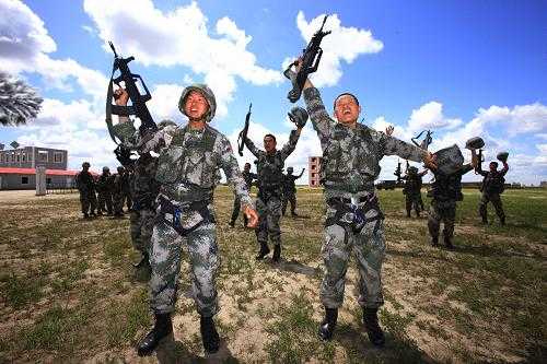 Началась отработка практических действий китайских и российских войск в рамках совместных антитеррористических учений