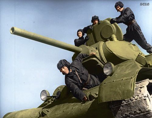 Впервые обнародованы цветные фотографии советских солдат во время Второй мировой войны 2