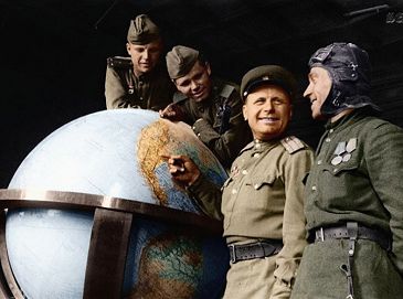Впервые обнародованы цветные фотографии советских солдат во время Второй мировой войны