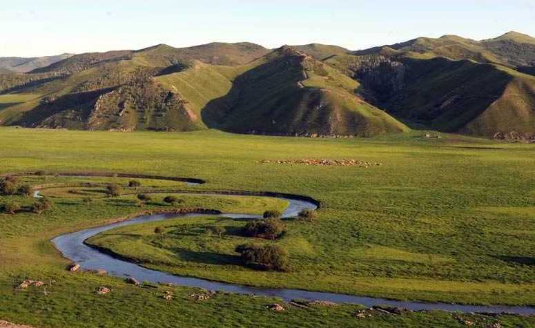 Красивая степь Уланьмаоду во Внутренней Монголии КНР