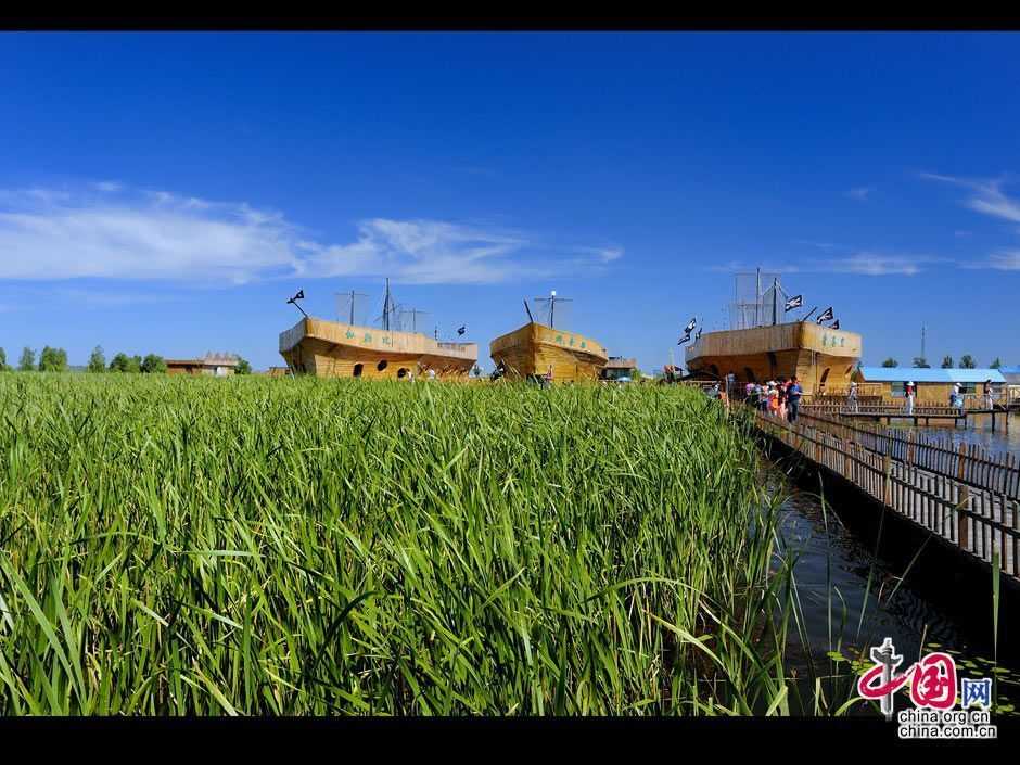 Красивые пейзажи на озере Хэминху города Дацин провинции Хэйлунцзян