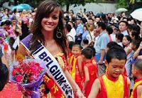 Участницы международного конкурса «Мисс туризм» посетили город Эньши провинции Хубэй