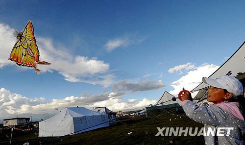 Разнообразные палатки в скотоводческих районах на севере Тибета