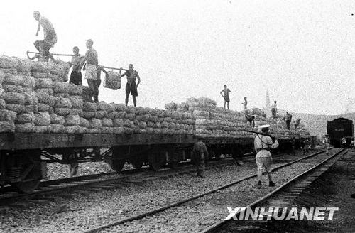 Первая железнодорожная линия в КНР - железная дорога Чэнду-Чунцин