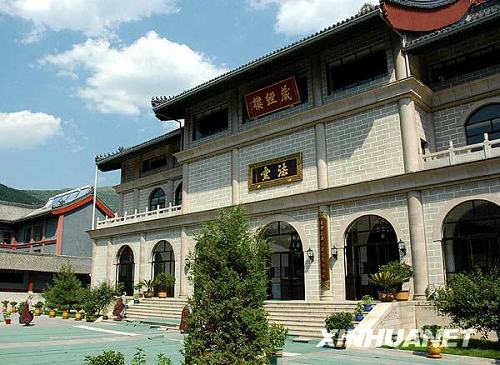 Крупнейший женский институт буддизма в Китае: монастырь Пушоу в горах Утайшань