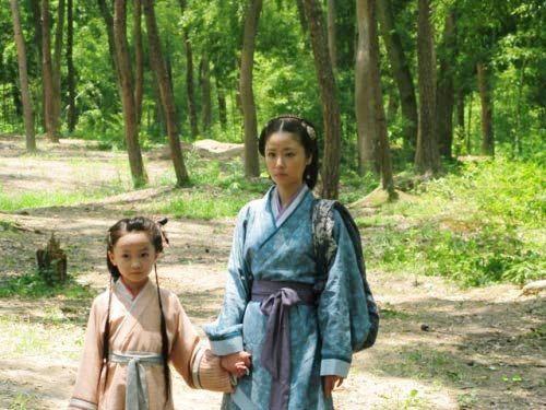 Линь Синьжу и Линь Мяокэ играют роли матери и дочки в новом телесериале 1
