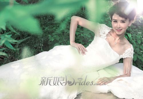 Ху Цзин в свадебных снимках
