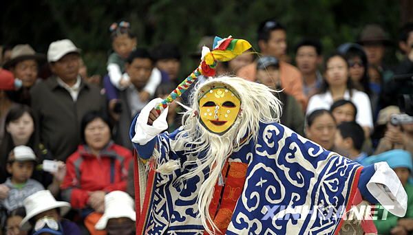 В Лхасе открылся традиционный праздник Сюедунь 6