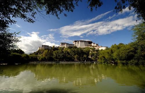 Официально завершена реализация проекта по реставрации трех важных культурных памятников Тибета 2