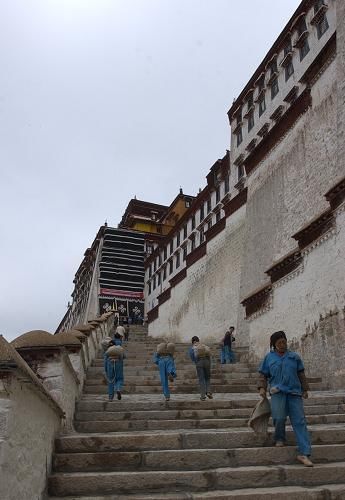 Официально завершена реализация проекта по реставрации трех важных культурных памятников Тибета 5