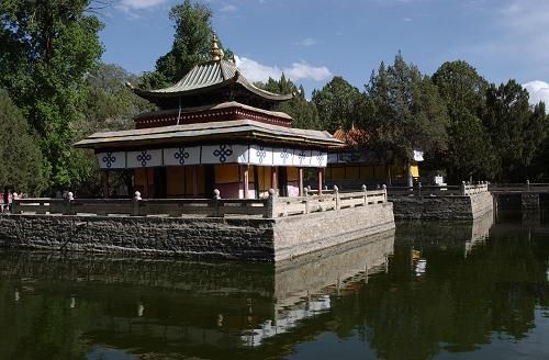Официально завершена реализация проекта по реставрации трех важных культурных памятников Тибета 6