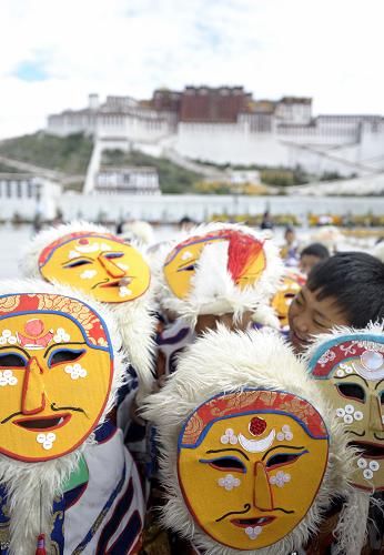 Официально завершена реализация проекта по реставрации трех важных культурных памятников Тибета 7