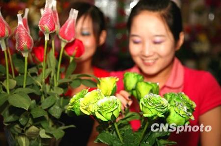 Китайский День святого Валентина: огромный спрос на цветы и подарки