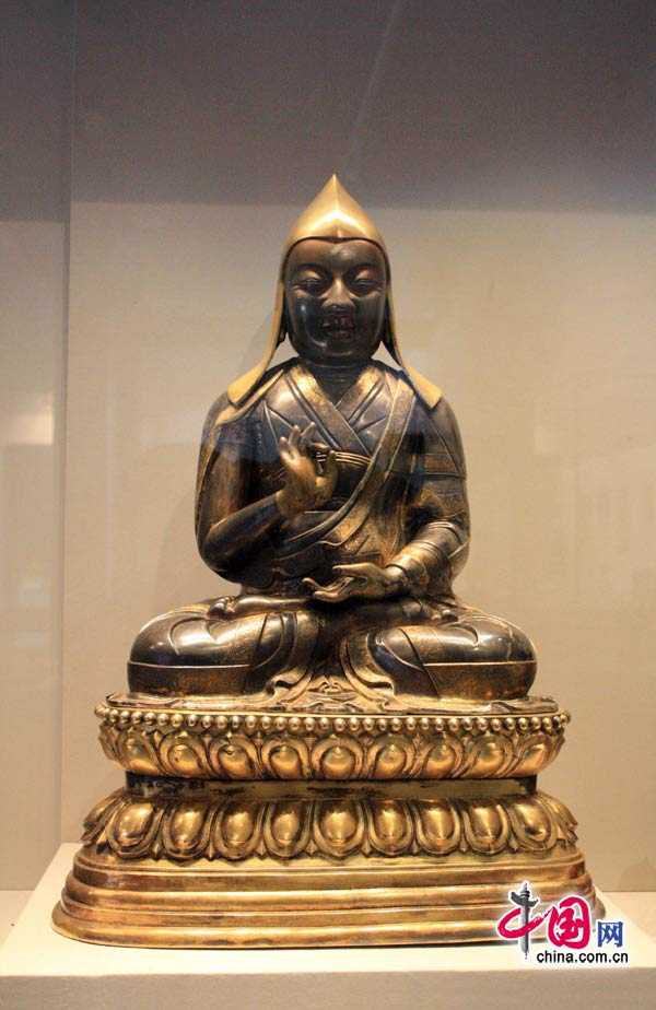 Ценные статуи Будды в музее Гугун Пекина