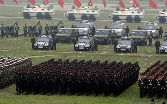 Проведение митинга по случаю дачи клятвы, посвященной обеспечению безопасности в Национальный праздник