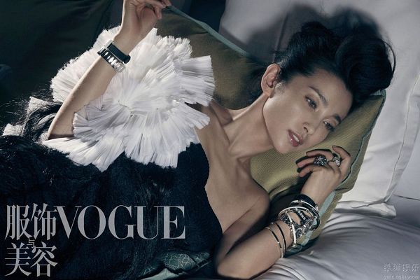 Ли Бинбин в новых снимках для модного журнала «Vogue»