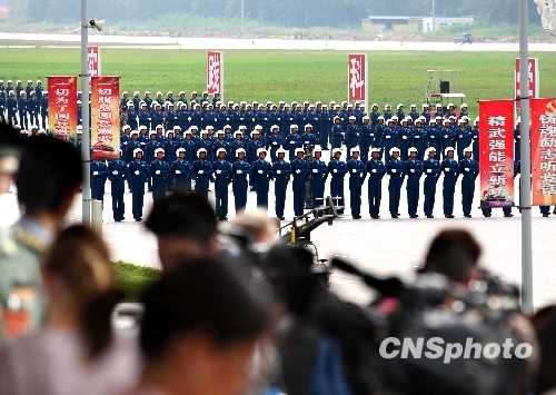 Впервые для иностранных СМИ открыта деревня подготовки военнослужащих к параду в честь 60-летия КНР 