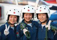 Три женских отряда в колоннах военного парада в честь 60-летия КНР