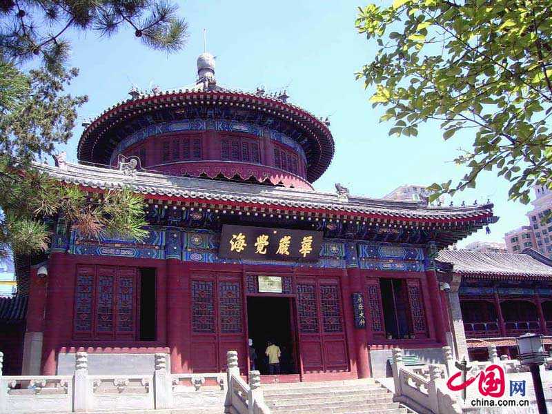Храм Дачжунсы (Большого колокола) в Пекине 