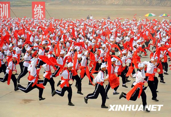Завершена основная подготовка к массовому шествию в рамках парада в честь 60-летия образования КНР1