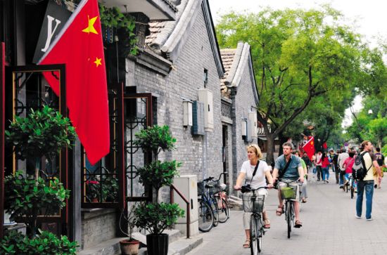 Интересные места современного Пекина: переулок Наньлогу и художественный район «798» 