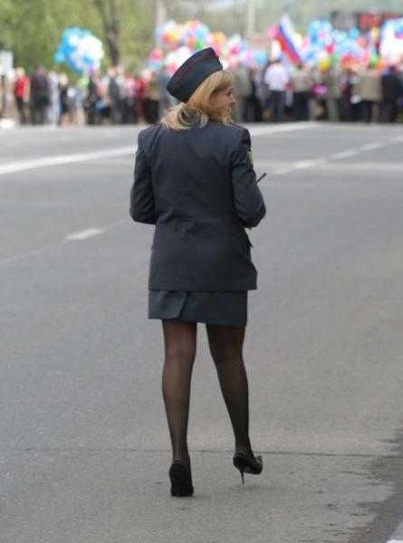 На улицах России дежурят красивые женщины-милиционеры