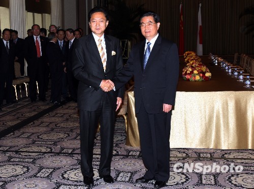 Председатель КНР и премьер-министр Японии встретились в Нью-Йорке