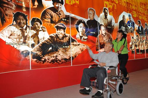 Выставка достижений за 60 лет с момента образования КНР вызвала горячий резонанс 