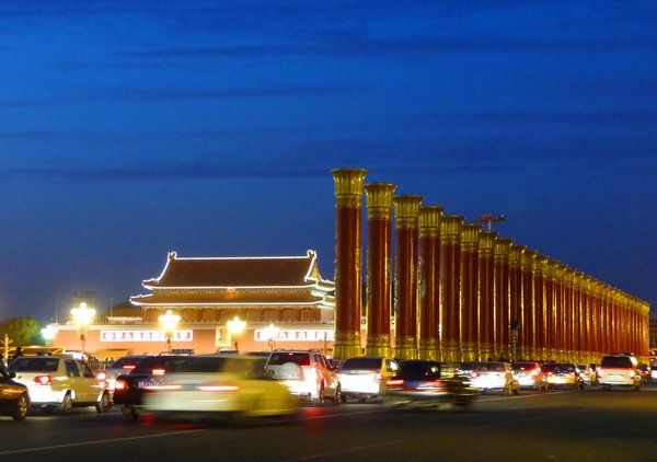 Красивая ночь на площади Тяньаньмэнь накануне Национального праздника