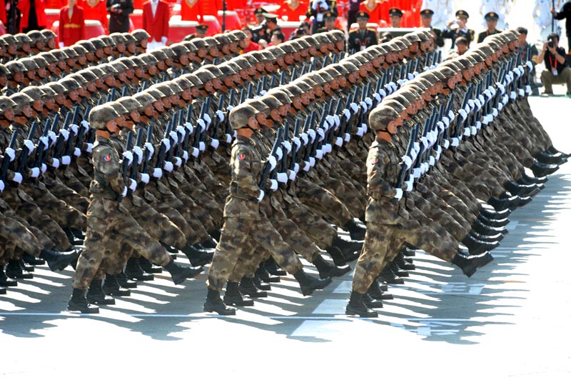 Великолепный военный парад, посвященный 60-летию КНР