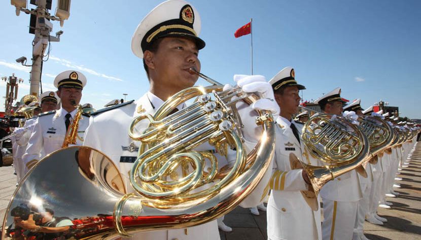 Военный оркестр в военном параде