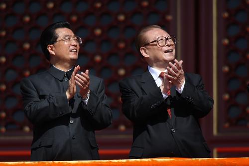 Руководители Китая и ЦК КПК поднялись на трибуну Тяньаньмэнь 